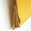 Bamboe vouwgordijn opgevouwen detailfoto van de zijkant